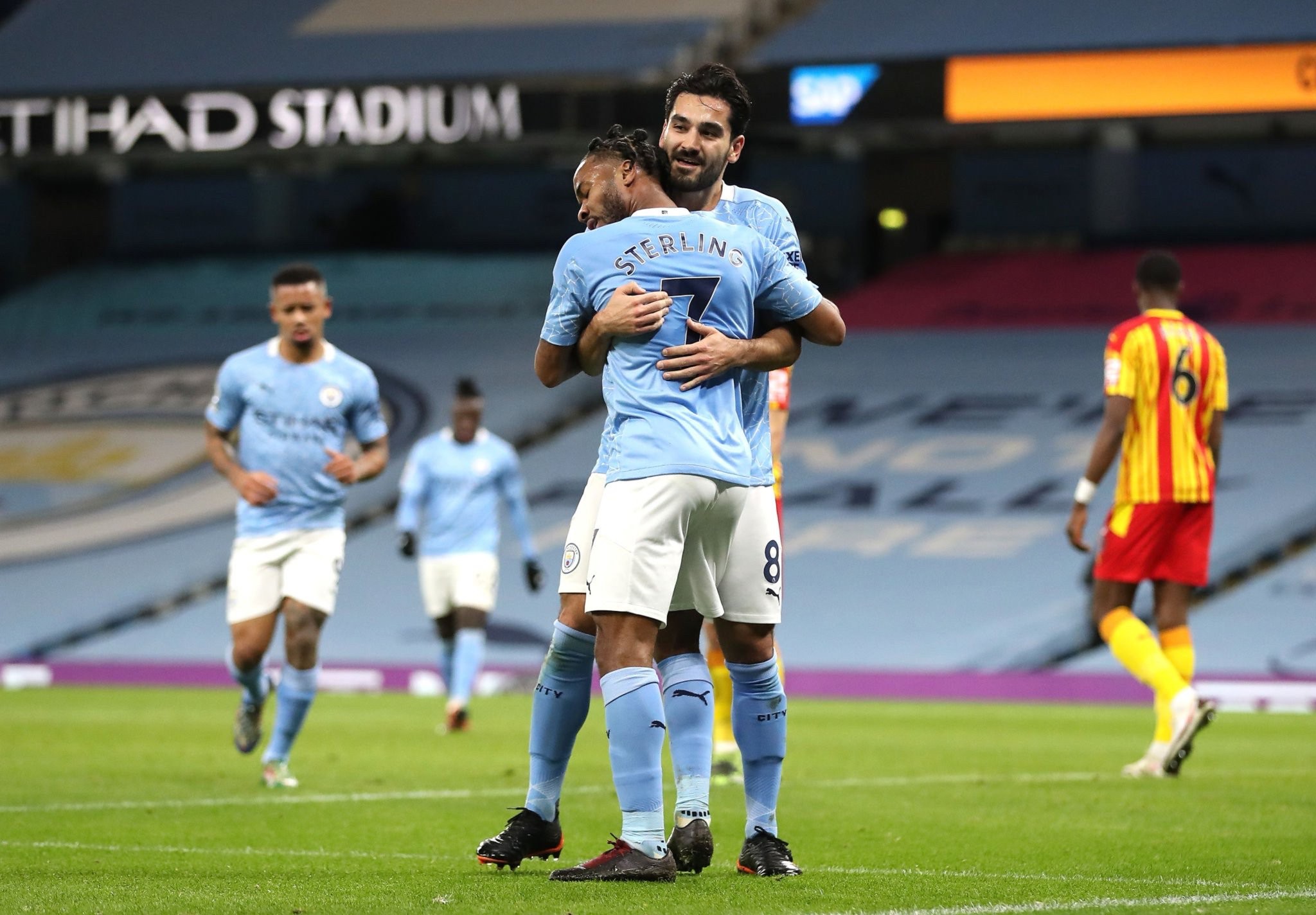 更是许多豪 更是许多豪