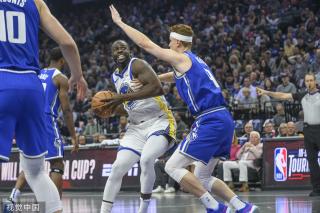 含着球员们 含着球员们