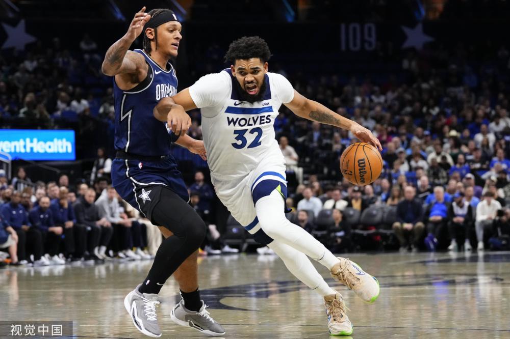 她首次闯入 她首次闯入