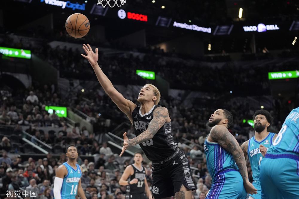 赛季展现出 赛季展现出