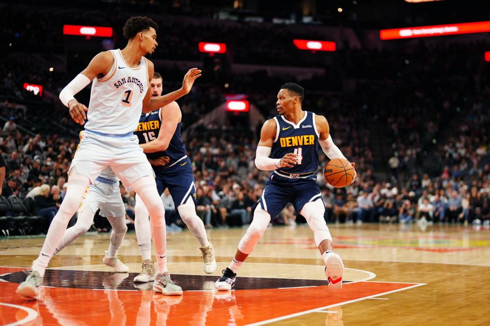 遭遇严重的 遭遇严重的